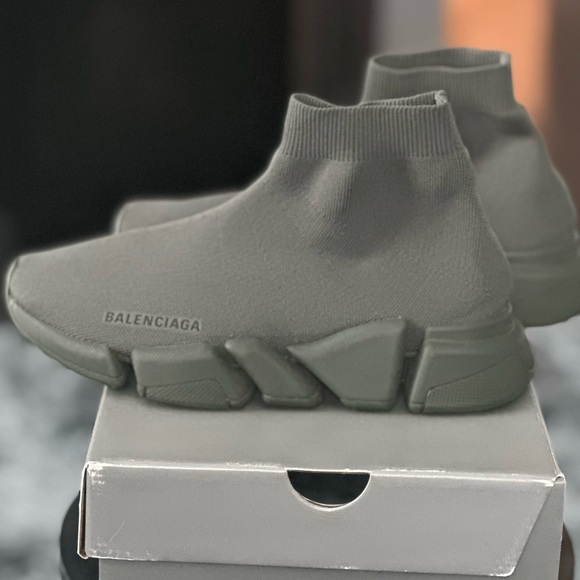 Authentic Balenciaga Speed 2.0LT Sold - Picture 3 of 6